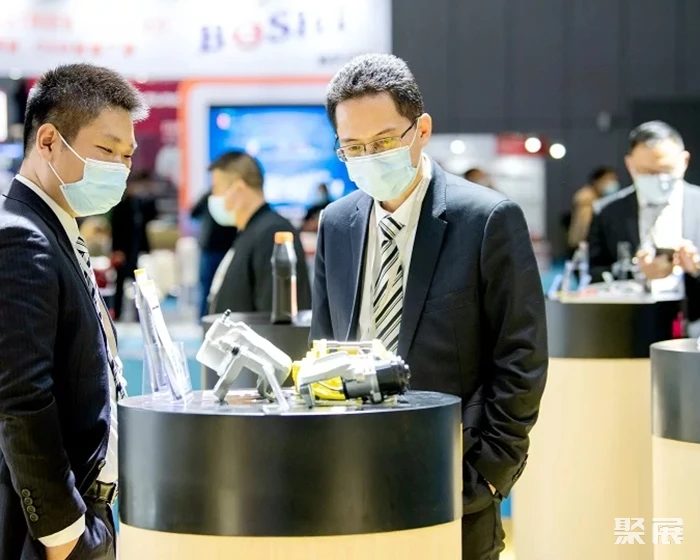 为中国新能源汽车产业增添绚丽色彩，共同发展新动力！