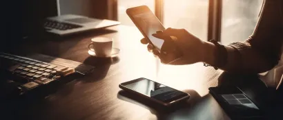 “打假人举报辛吉飞代言奶粉含违禁成分”上热搜背后......