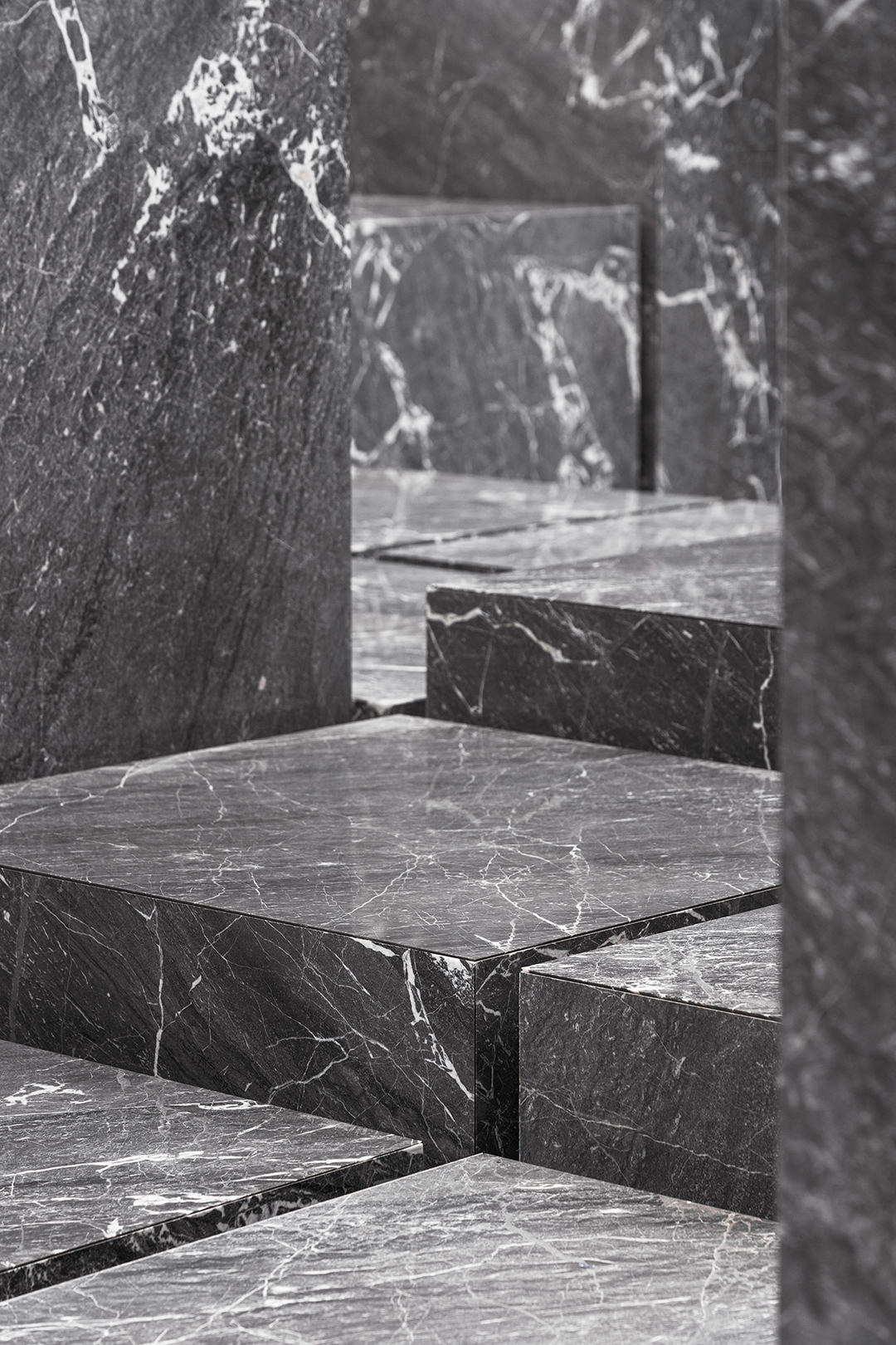 案例| 幻影灰大理石2023厦门石材展展位设计-聚展