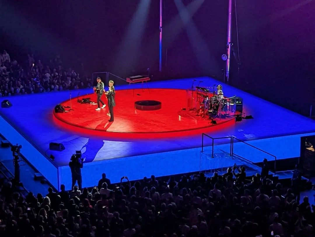U2乐队开幕表演