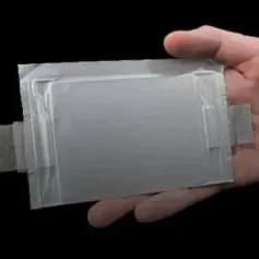 东芝开发出不使用钴的新型锂离子电池，5 分钟内充电 80%