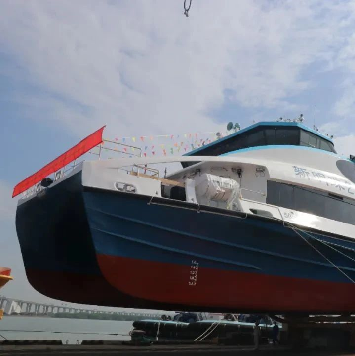 500客位碳纤维船舶“新明珠2号”广州举行吉水仪式