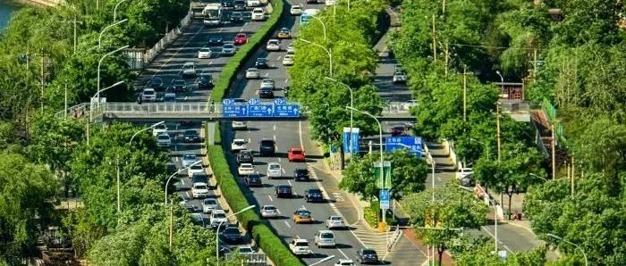 从纸质化到数字化，从燃油车到电动车……汽车后市场企业如何把握节奏？