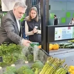 国际展讯   中国企业在德国零售业展览会、美国工程机械展上大展风采