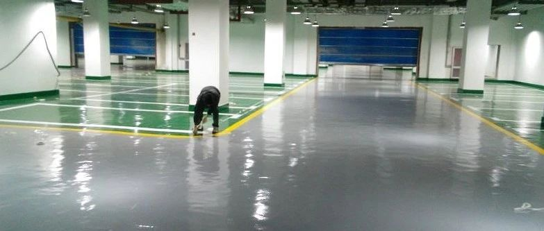 在冬天进行地坪施工时，需要特别注意以下几个方面