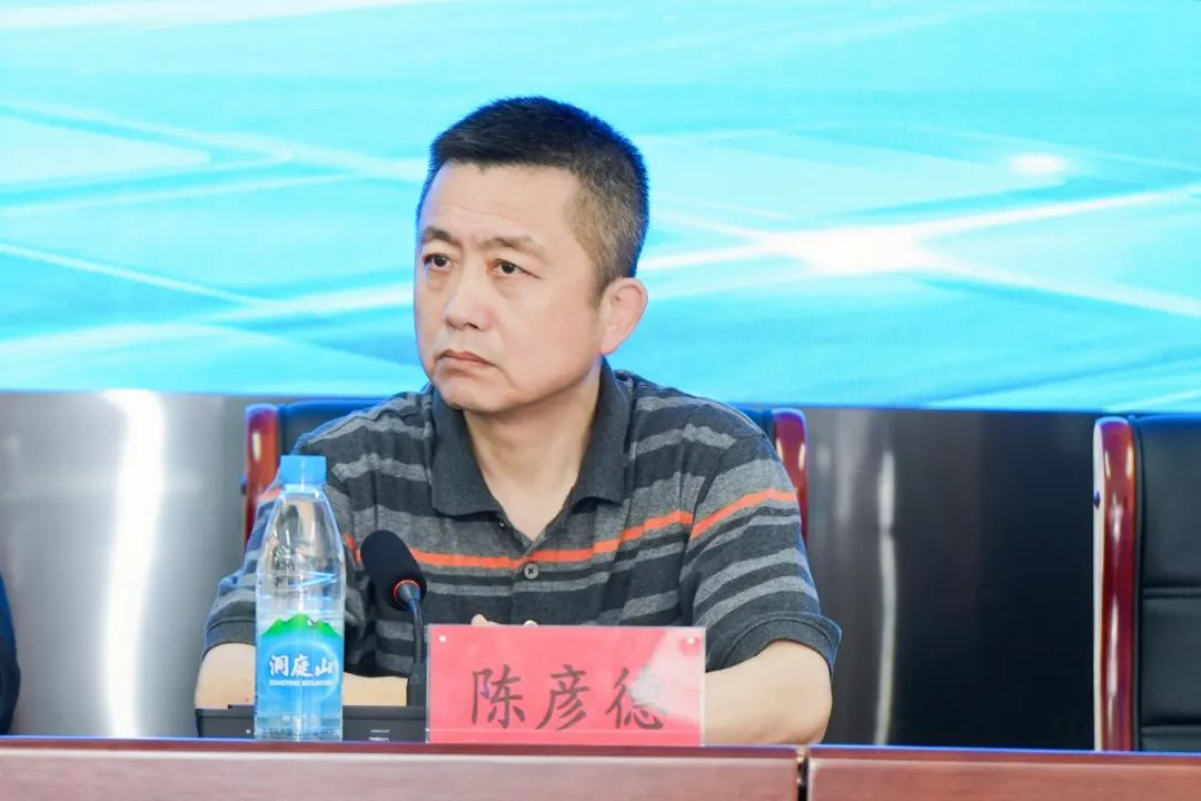 江苏省人社厅职业能力建设处处长陈彦德出席开幕式江苏省轻工业行业