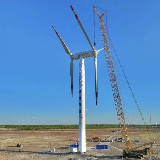 世界首台串列式双风轮机组“赛瑞号”并网成功