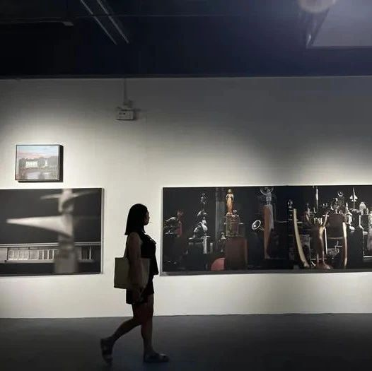 什么样的凯旋才是真正的“胜利”？邢俊勤与伊恩·霍华德联展在京开幕