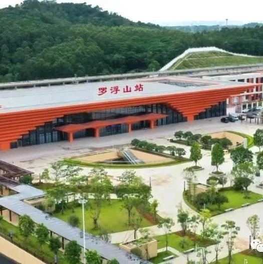 “轨道上大湾区”加速：以三大主轴为集聚的城际铁路网逐步形成