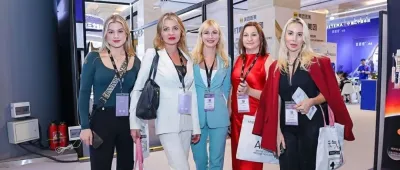 AMWC首日高能直击!沉浸式逛展,解锁医美平行世界的N种惊艳