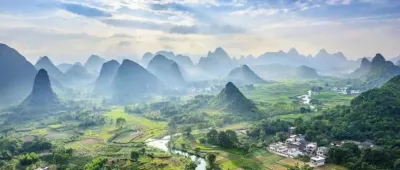 “广西好品”官方展团盛装亮相2025中国高品质美酒出口展暨第35届中国（广州）国际名酒展览会，助力桂品扬帆出海