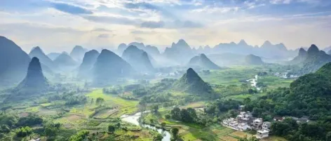 “广西好品”官方展团盛装亮相2025中国高品质美酒出口展暨第35届中国（广州）国际名酒展览会，助力桂品扬帆出海