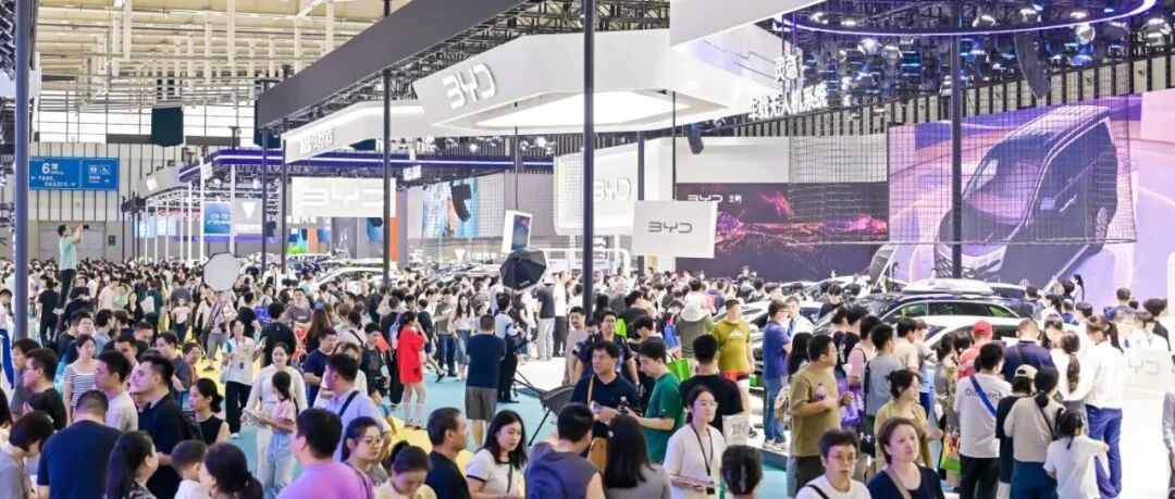 南京车展次日:新车、互动、模特、福利全到位!十一假期宝藏打卡地!